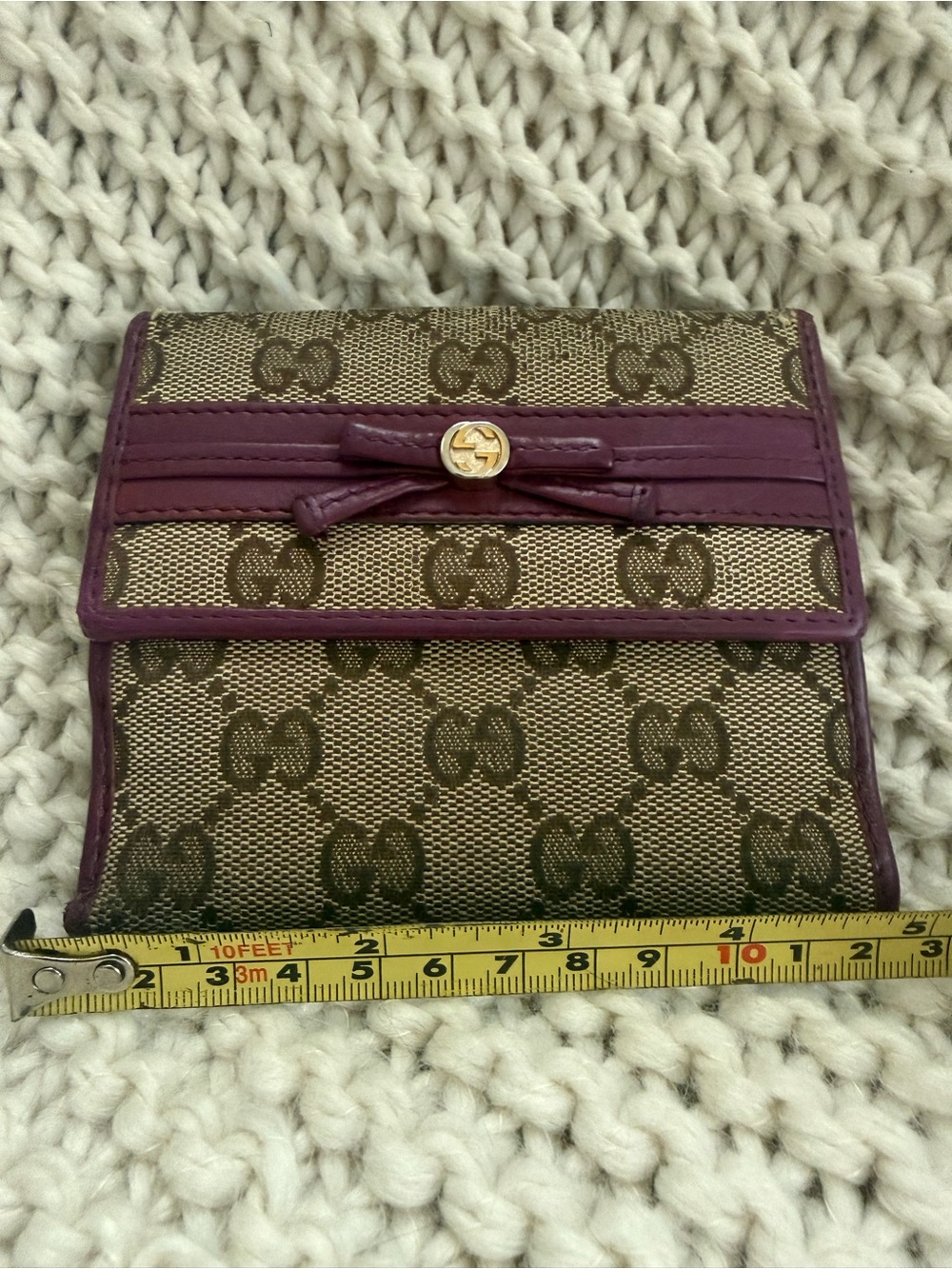 Gucci GG Canvas Compact Wallet in Beige and Plum - Picture 7 of 9